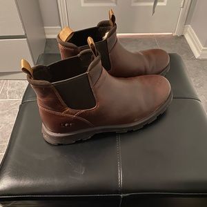 FREE SHIP - UGG Hillmont Chelsea (Men’s US 11)
